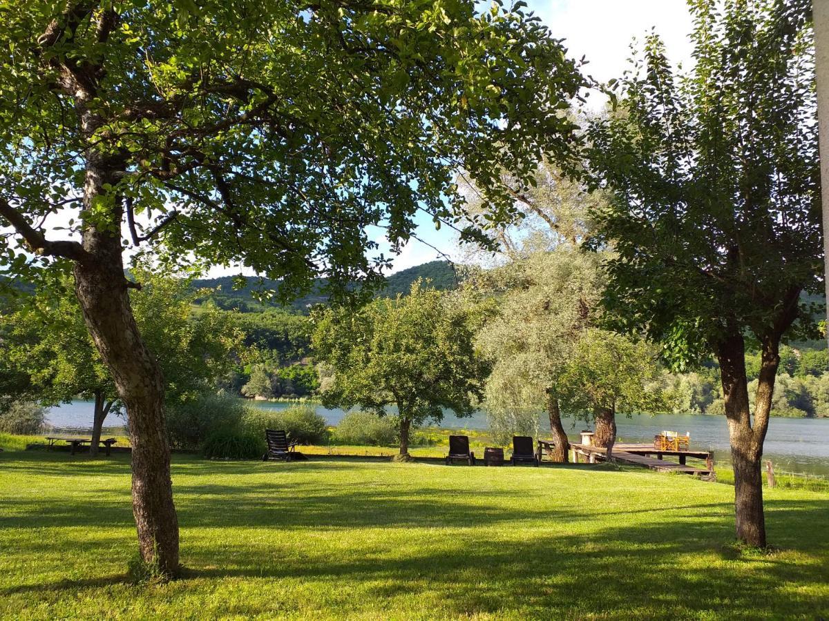 Konjic Lakeside Resort Buitenkant foto